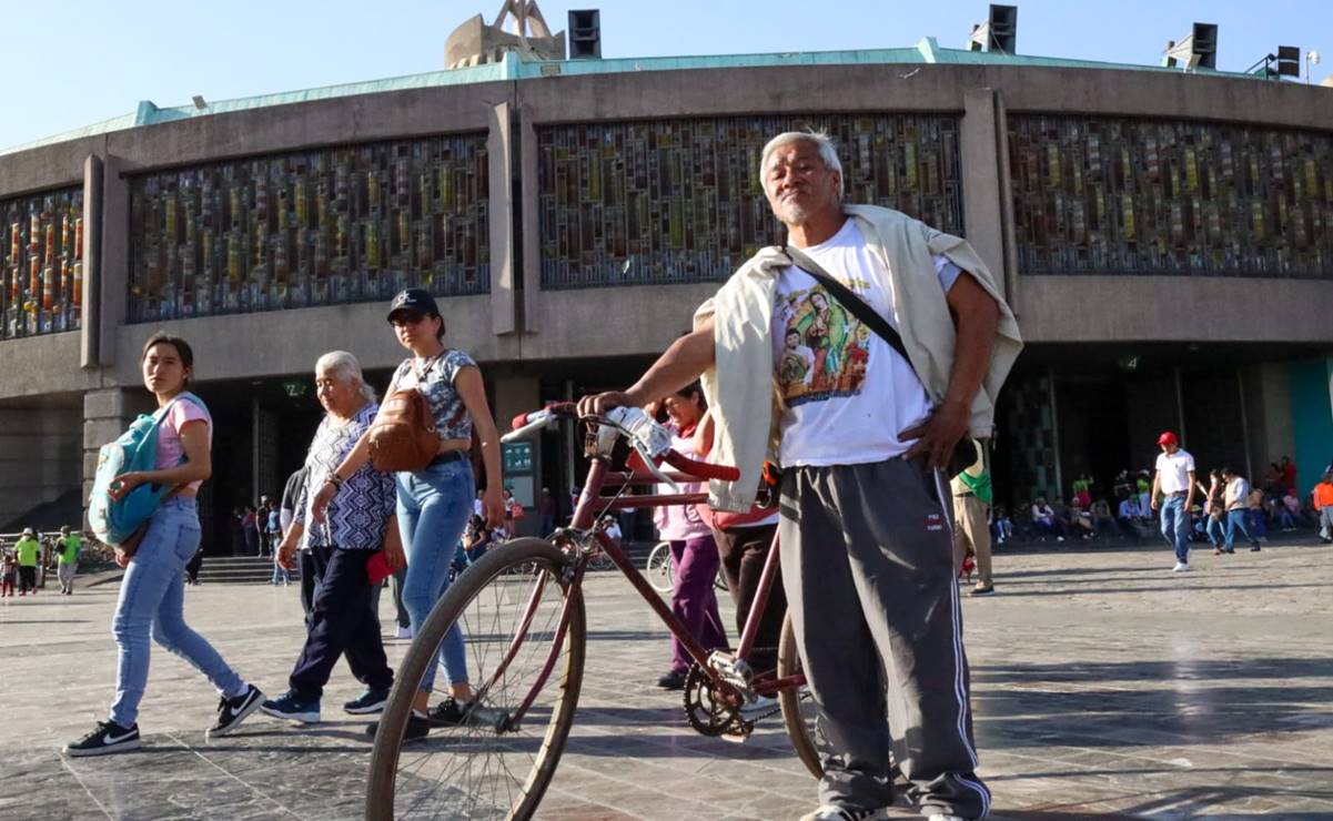 En bicicleta, miles de peregrinos viajan a la basílica de Guadalupe