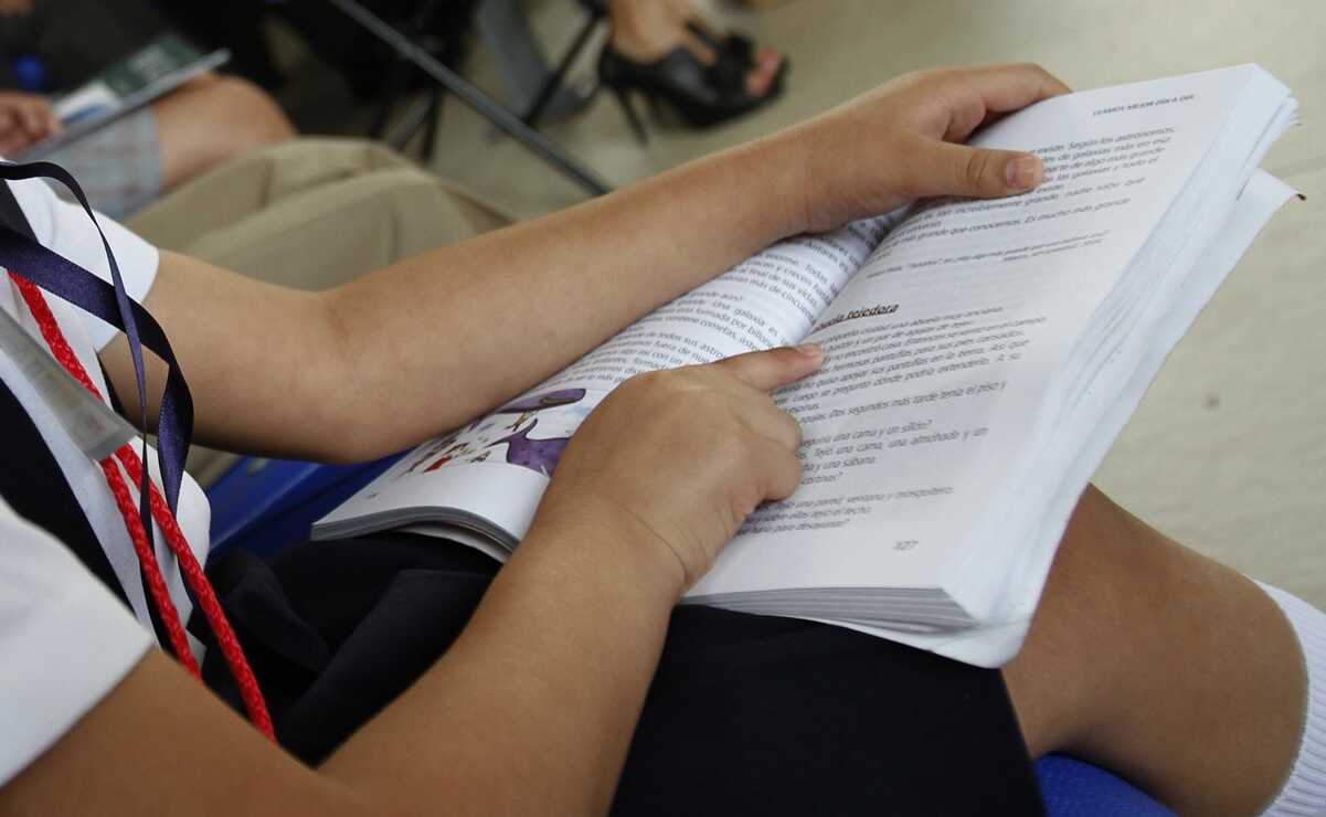Padres de familia alistan amparos para frenar distribución de nuevos libros de texto gratuitos