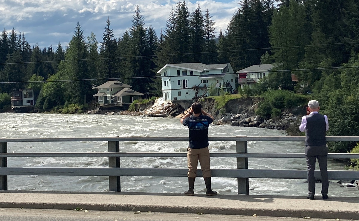 Inundación en capital de Alaska destruye al menos dos casas