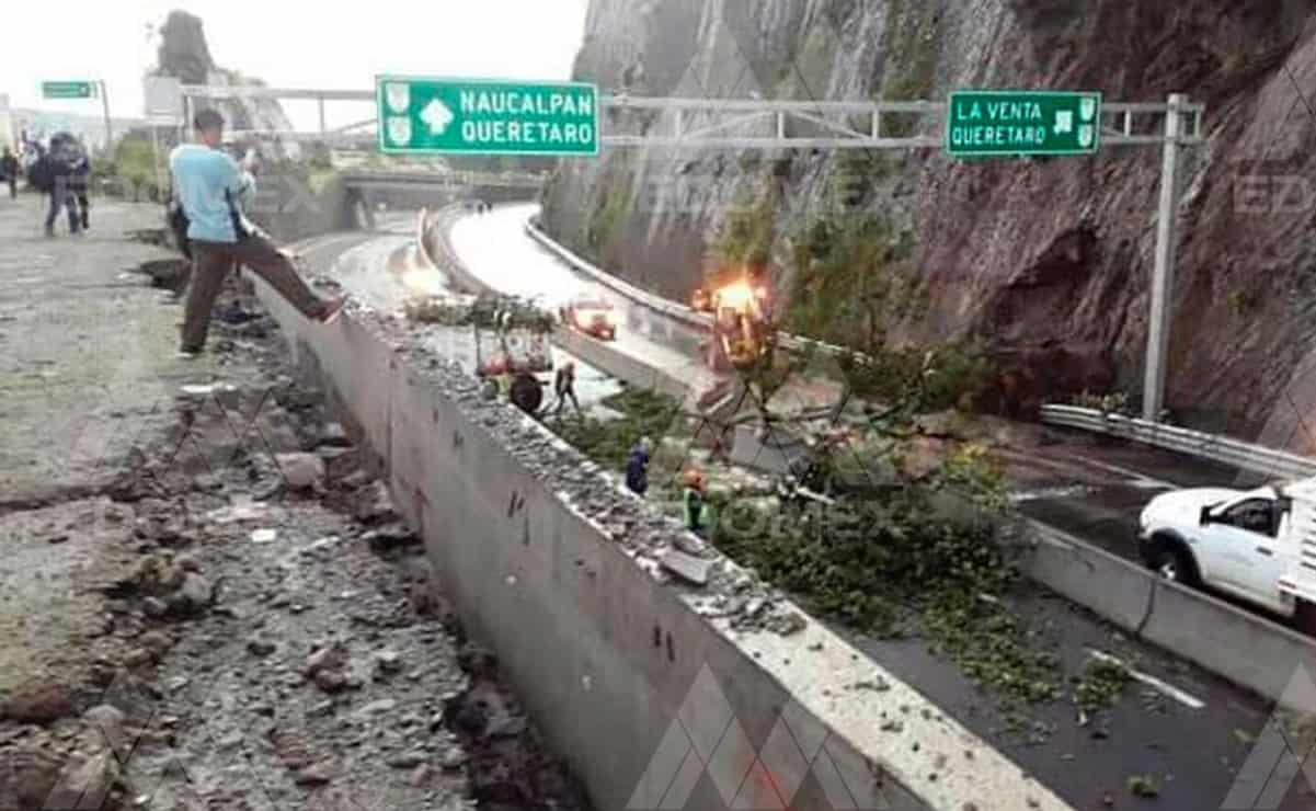 Deslave de piedras provoca cierre de la carretera Naucalpan-Toluca