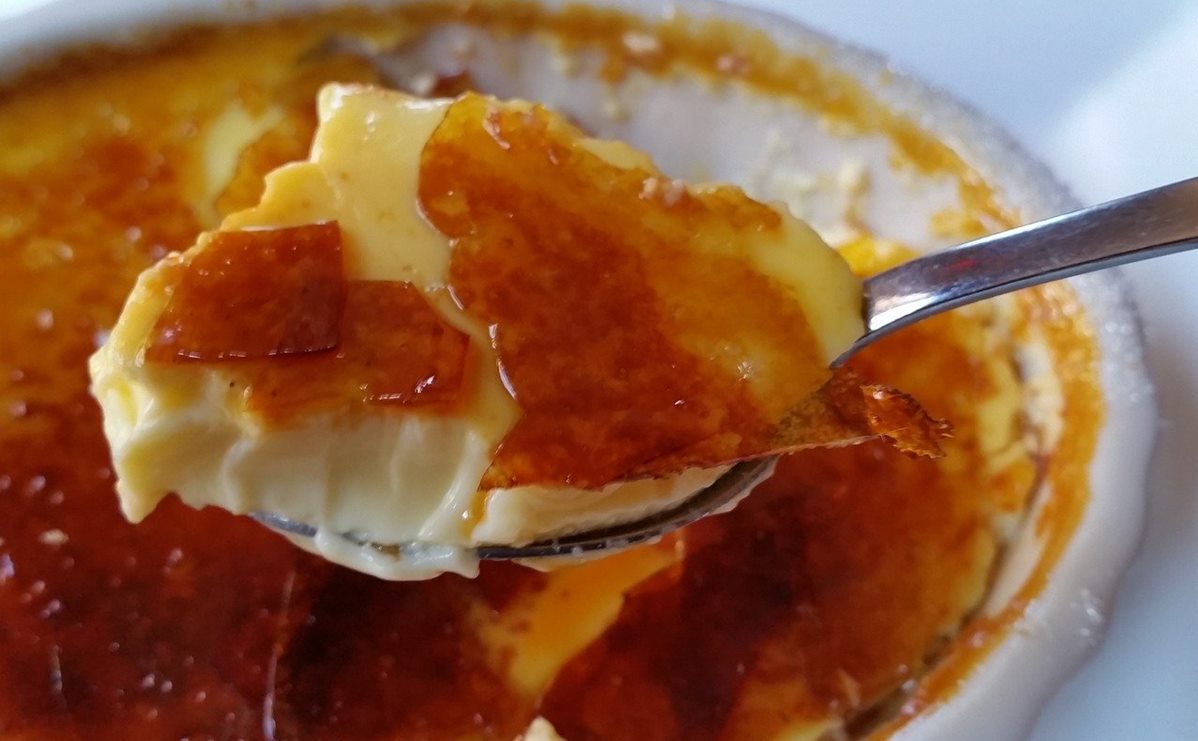 Qué es la crème brûlée y cómo se prepara