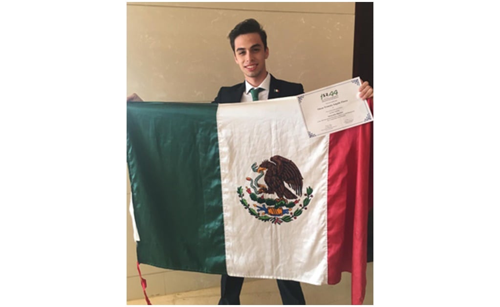 Joven mexicano triunfa en competencia internacional de astronomía