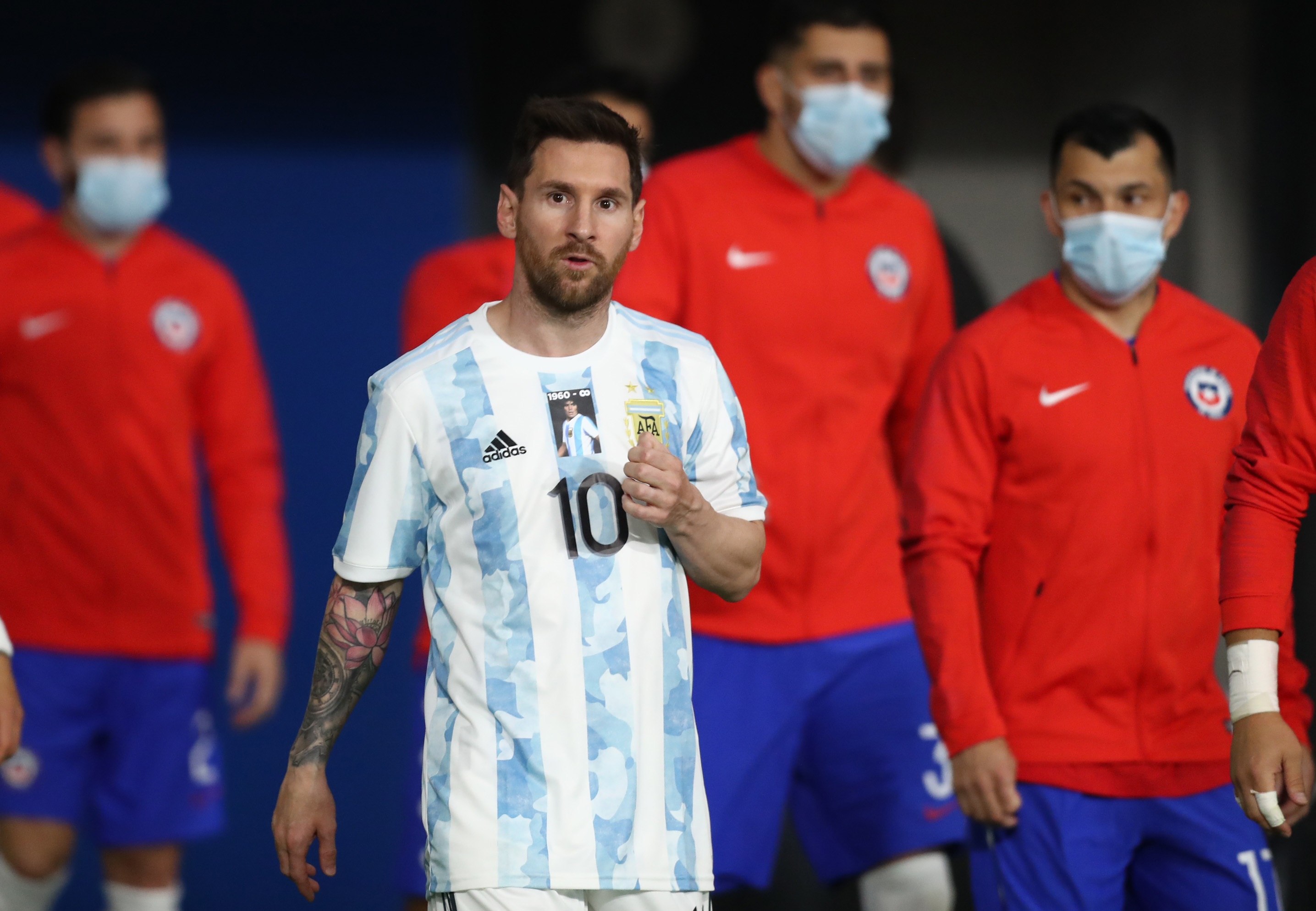 La super exclusiva remera que usó Messi en su llegada a la