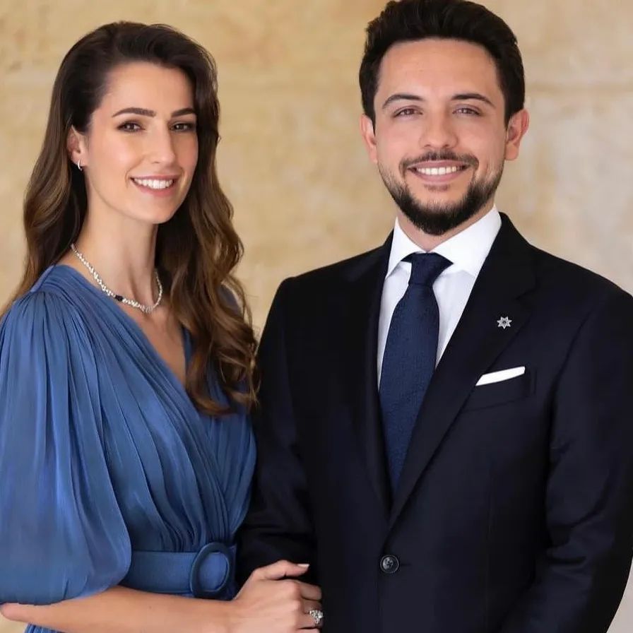 Conoce a Rajwa al-Saif: Una arquitecta árabe formada en Nueva York y con  increíble parecido a la reina se casará con el príncipe Hussein y será la  futura sucesora de Rania de