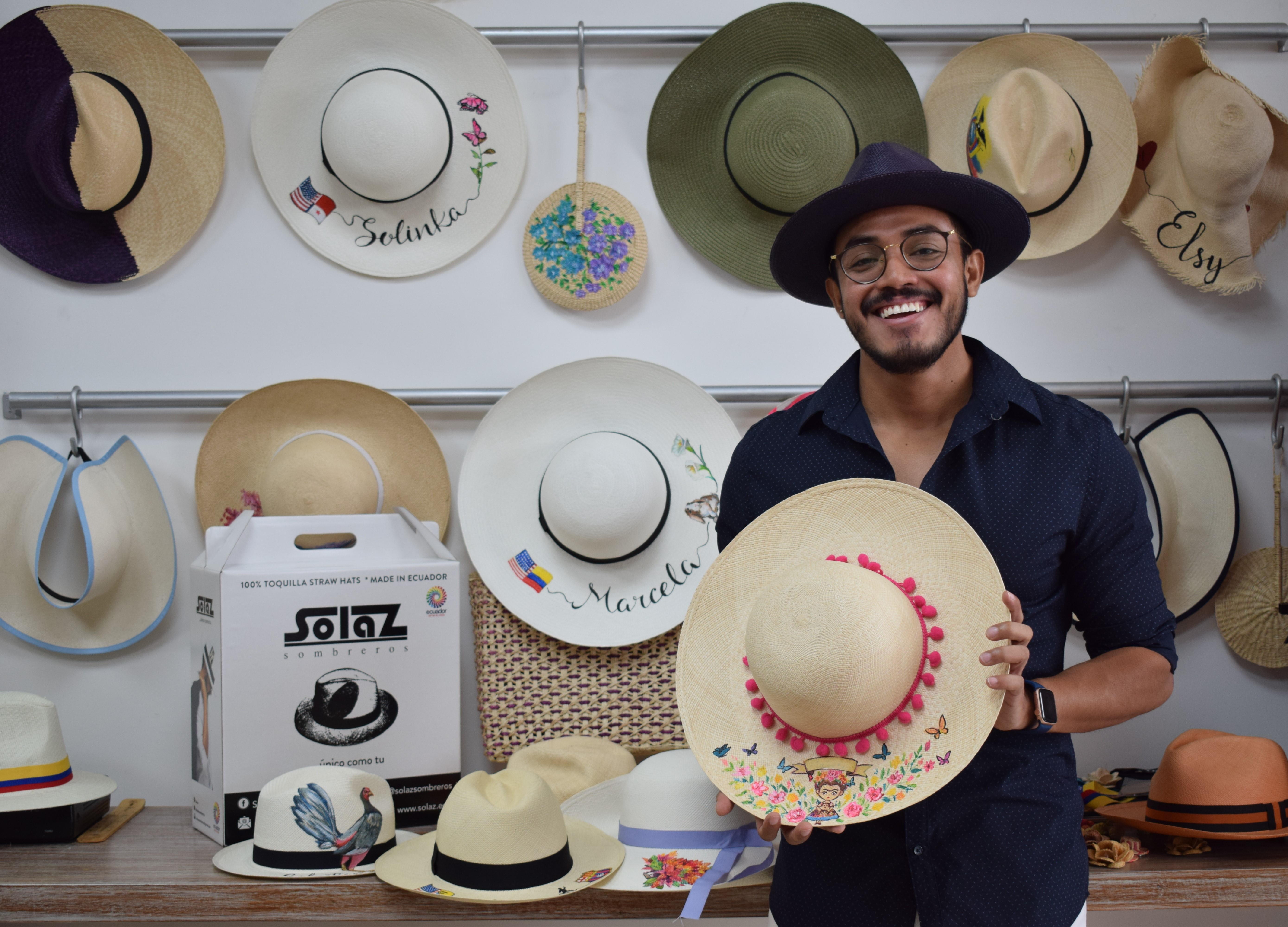 Invirtió en sombreros de paja toquilla y ahora más de 300 se lucen en las  islas Galápagos y en Estados Unidos, Informes, Noticias
