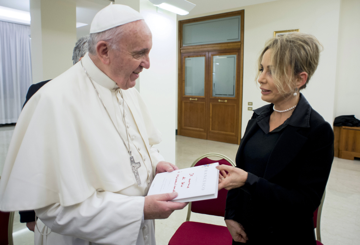 Una Iglesia abierta a homosexuales y divorciados, pide el Papa en reciente libro