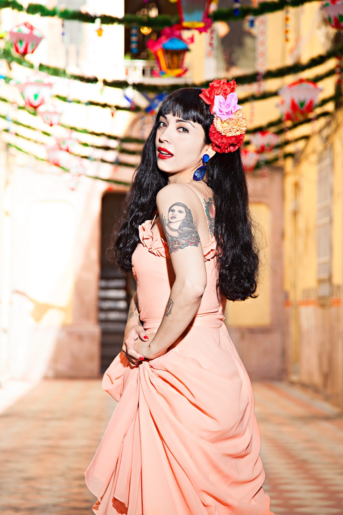 Mon Laferte La Trenza – Música y Vinos