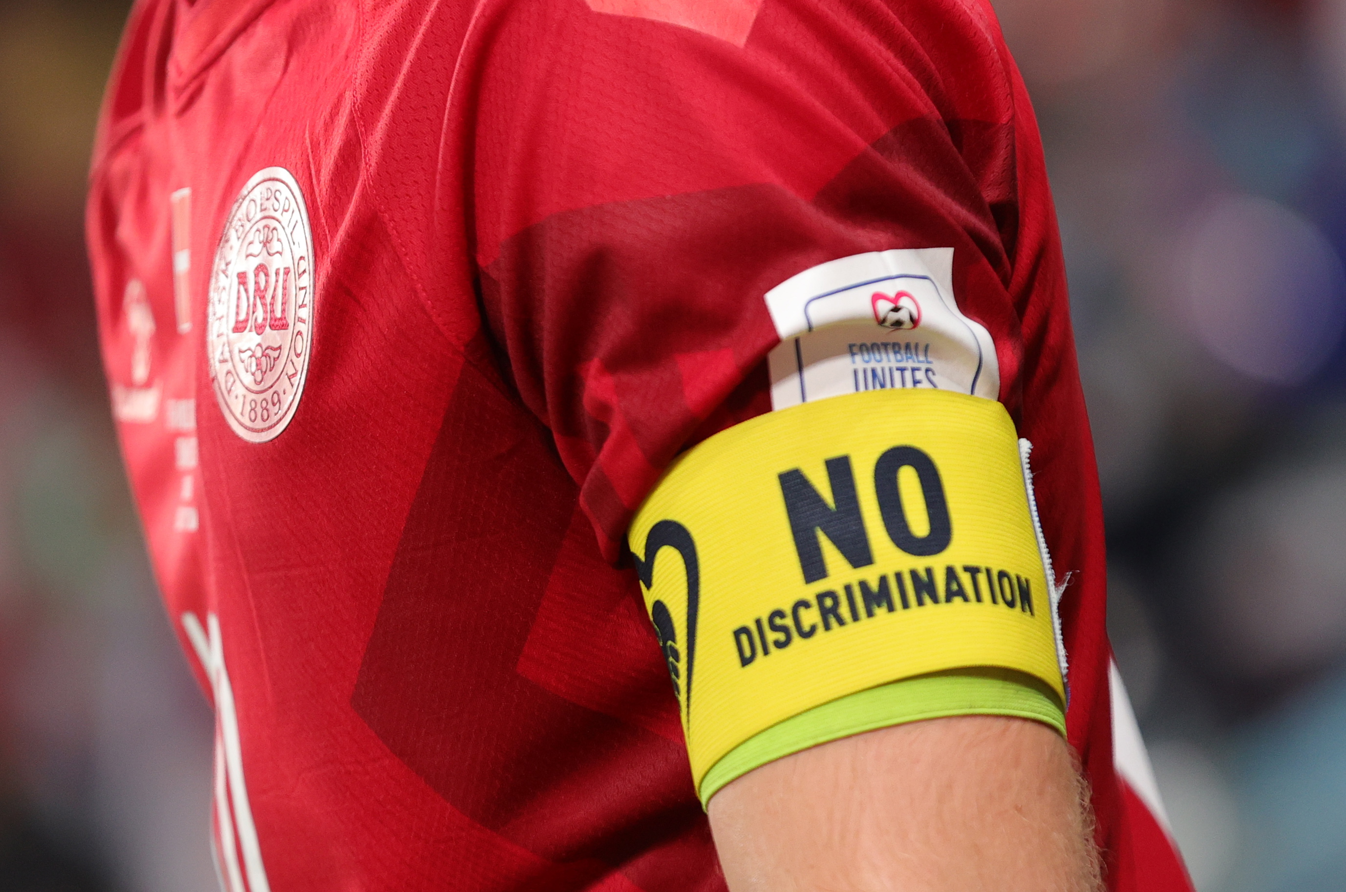 Dinamarca ​analiza abandonar la FIFA ​después de la polémica con los  brazaletes arcoíris en Qatar ​ | Fútbol | Deportes | El Universo