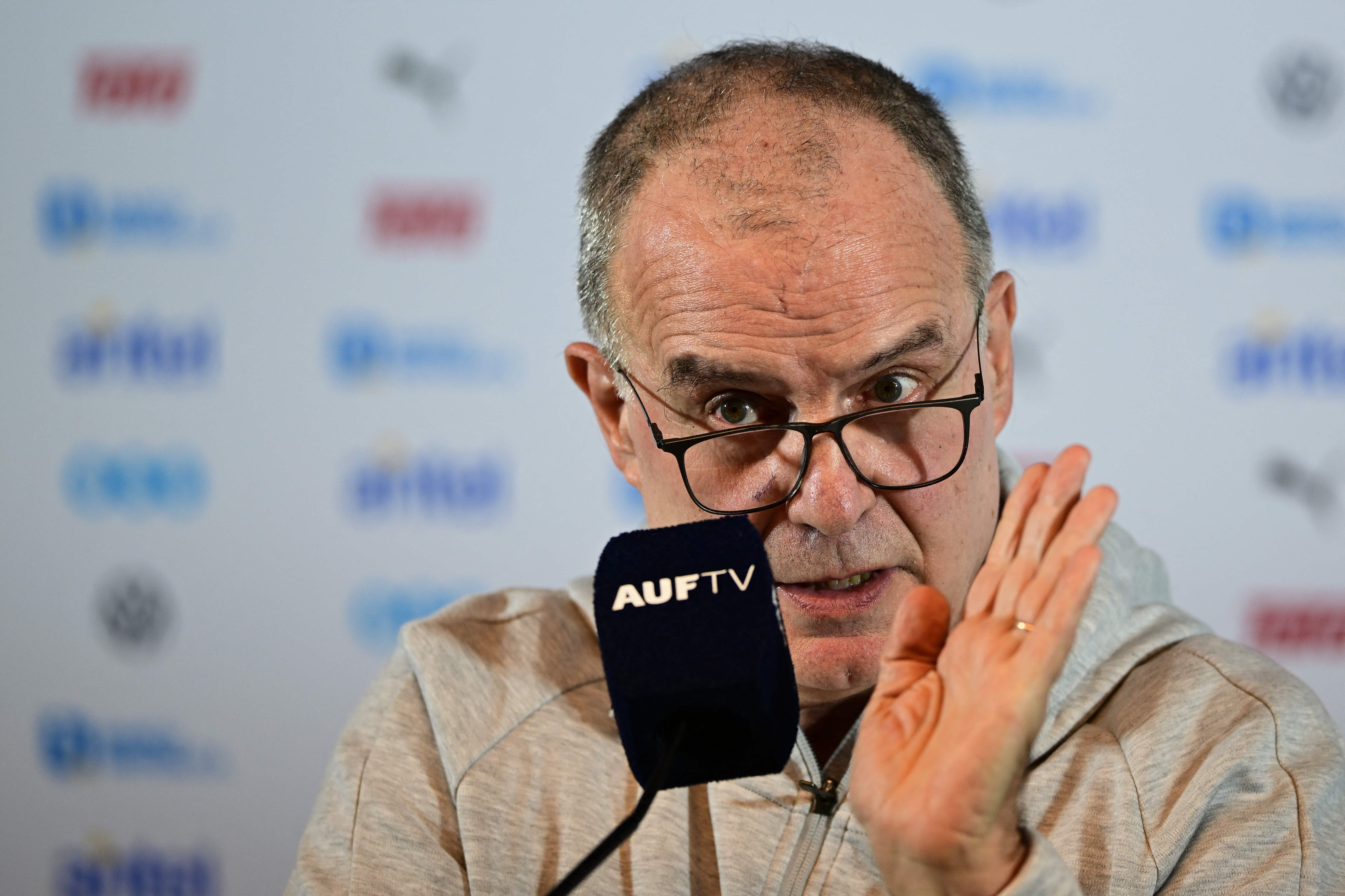 Los descartes y las caras nuevas de Bielsa en la selección de Uruguay.  ¡Mucha atención, Ecuador!, Fútbol, Deportes