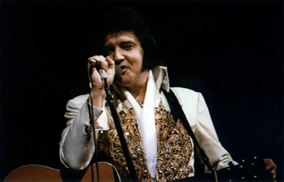 La soledad embargó a Elvis Presley en el último tramo de su vida