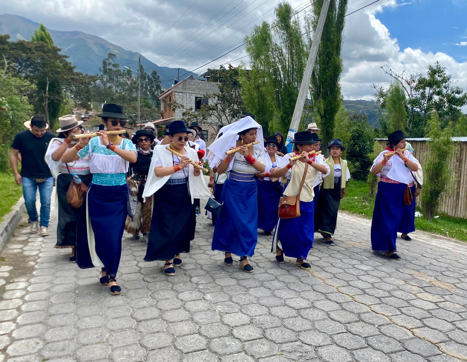 Los otavaleños residentes en Estados Unidos viven la fiesta del Inti Raymi  | Ecuador | Noticias | El Universo