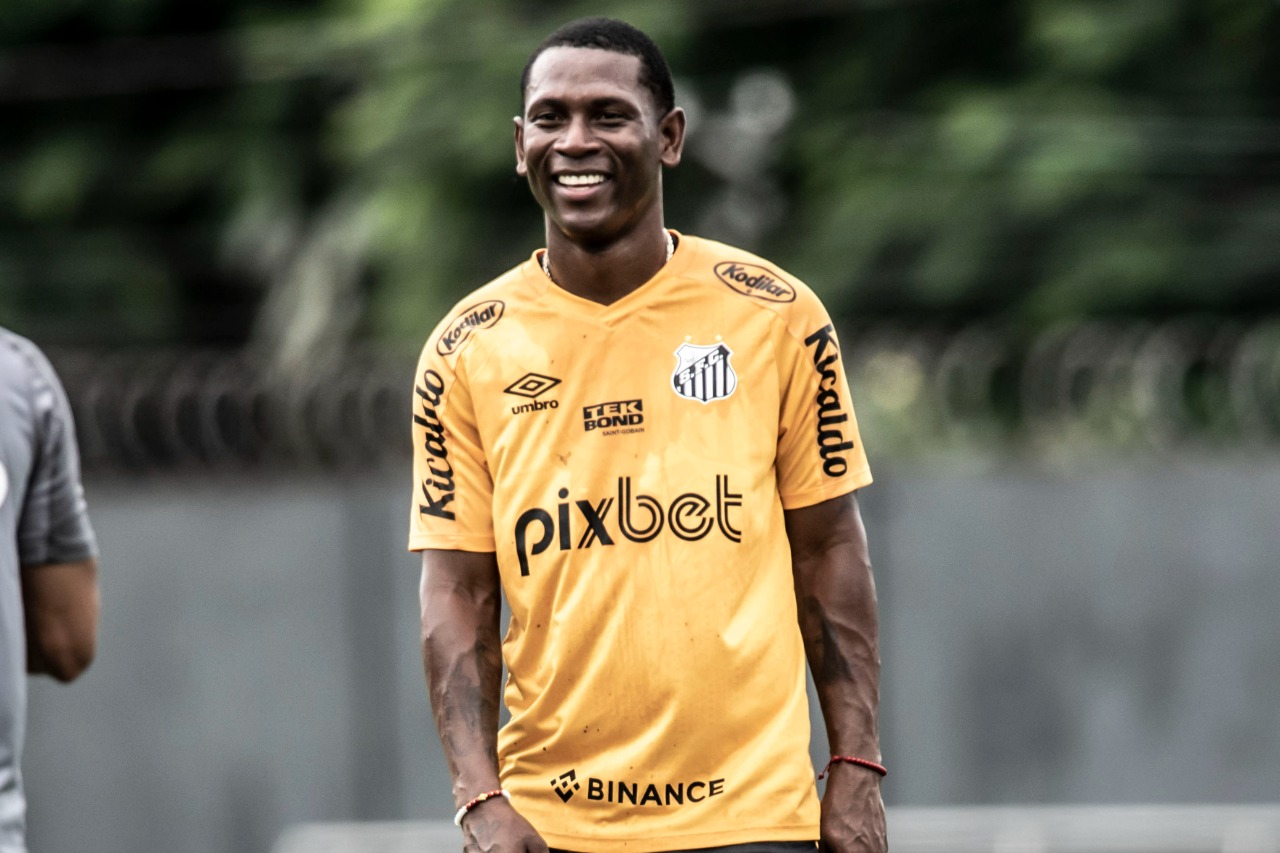 Santos FC se livra de Bryan Angulo