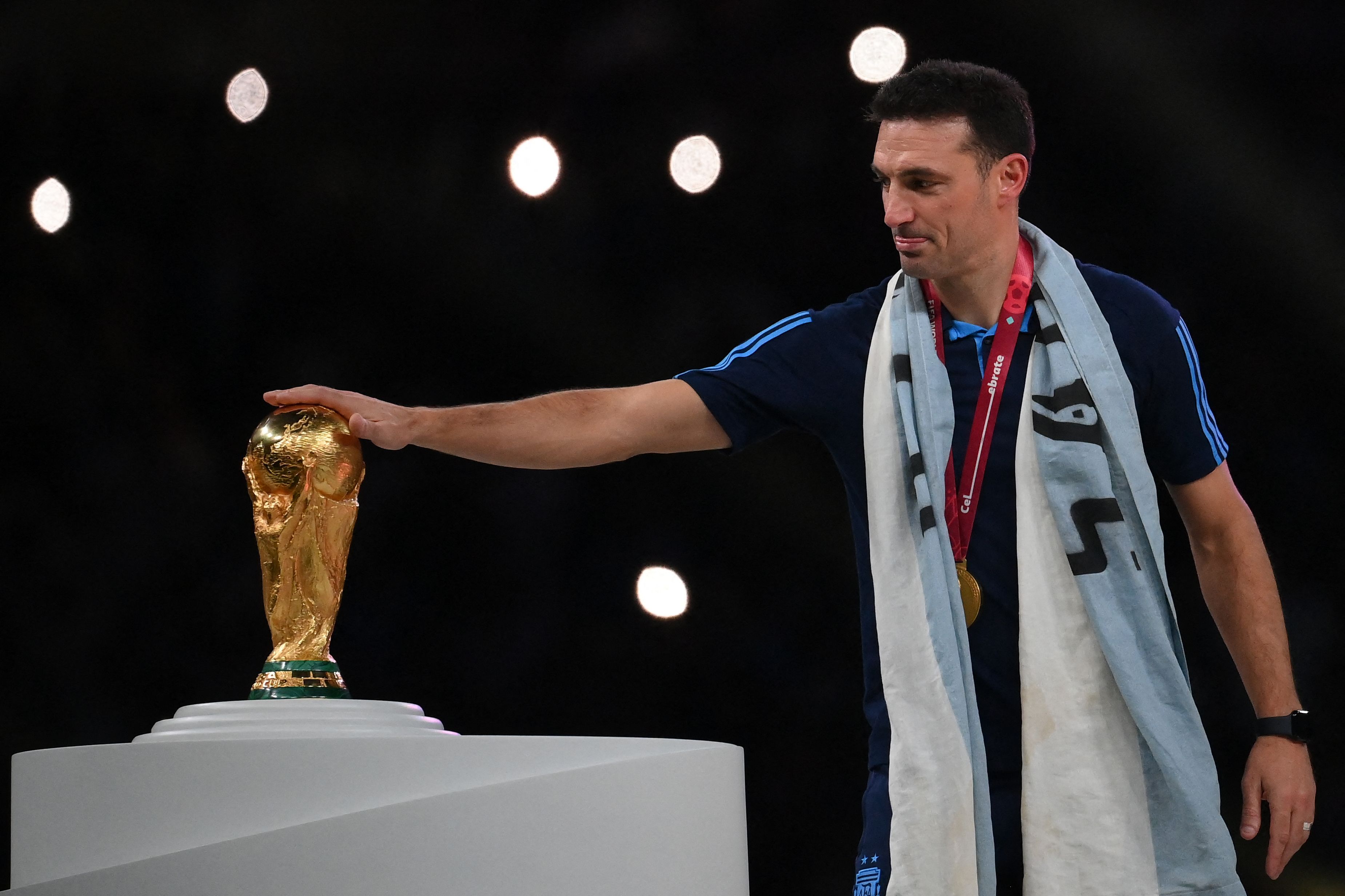 La IFFHS eligió a Lionel Scaloni como el nuevo ‘rey’ de los técnicos por la conquistar del Mundial 2022 con Argentina 