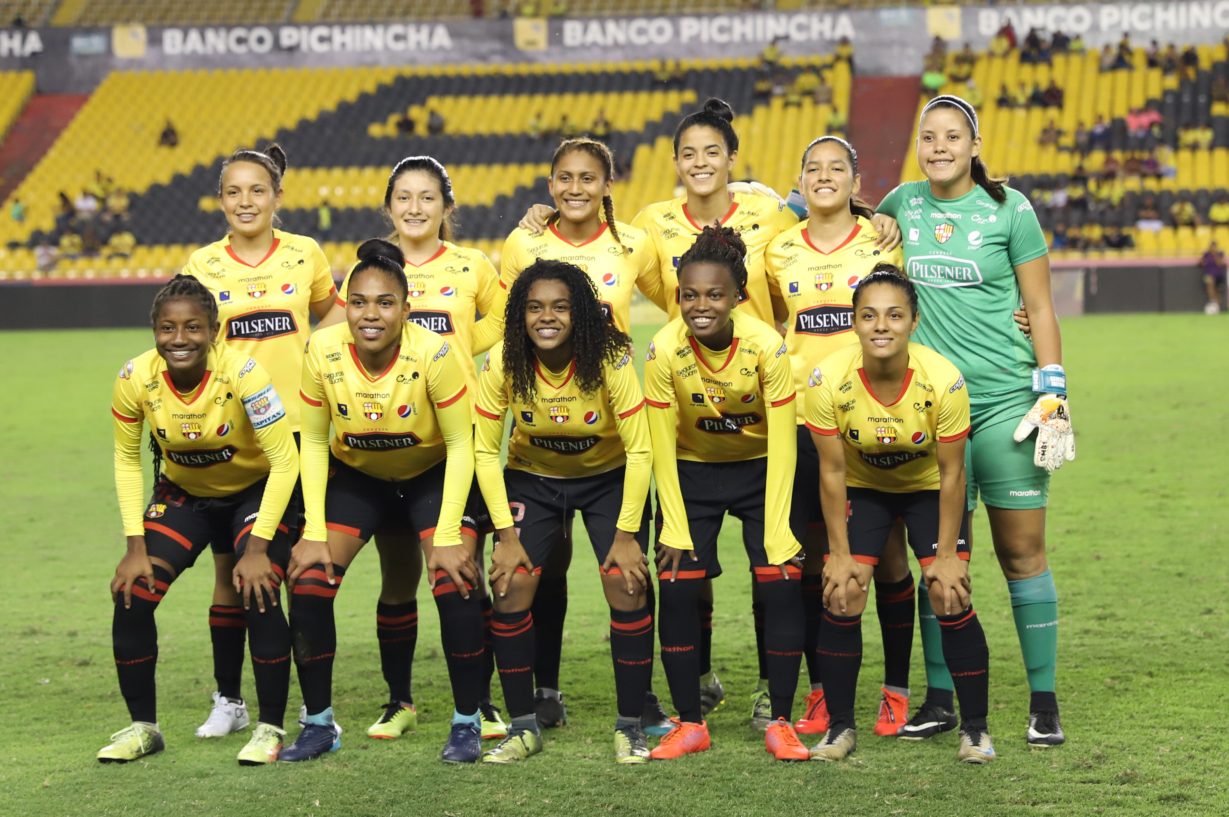 Fotogaleria Barcelona Sc Vencio A Emelec En El Segundo Clasico Del Astillero Femenino Futbol Deportes El Universo