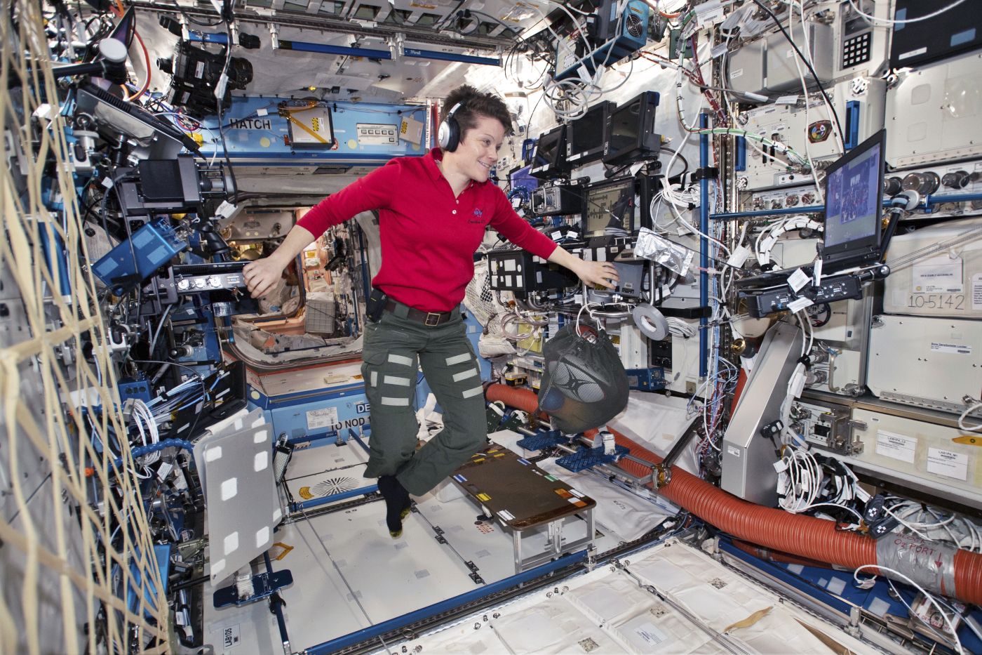 NASA se defiende de denuncias de sexismo por trajes espaciales que no ha renovado desde 1974