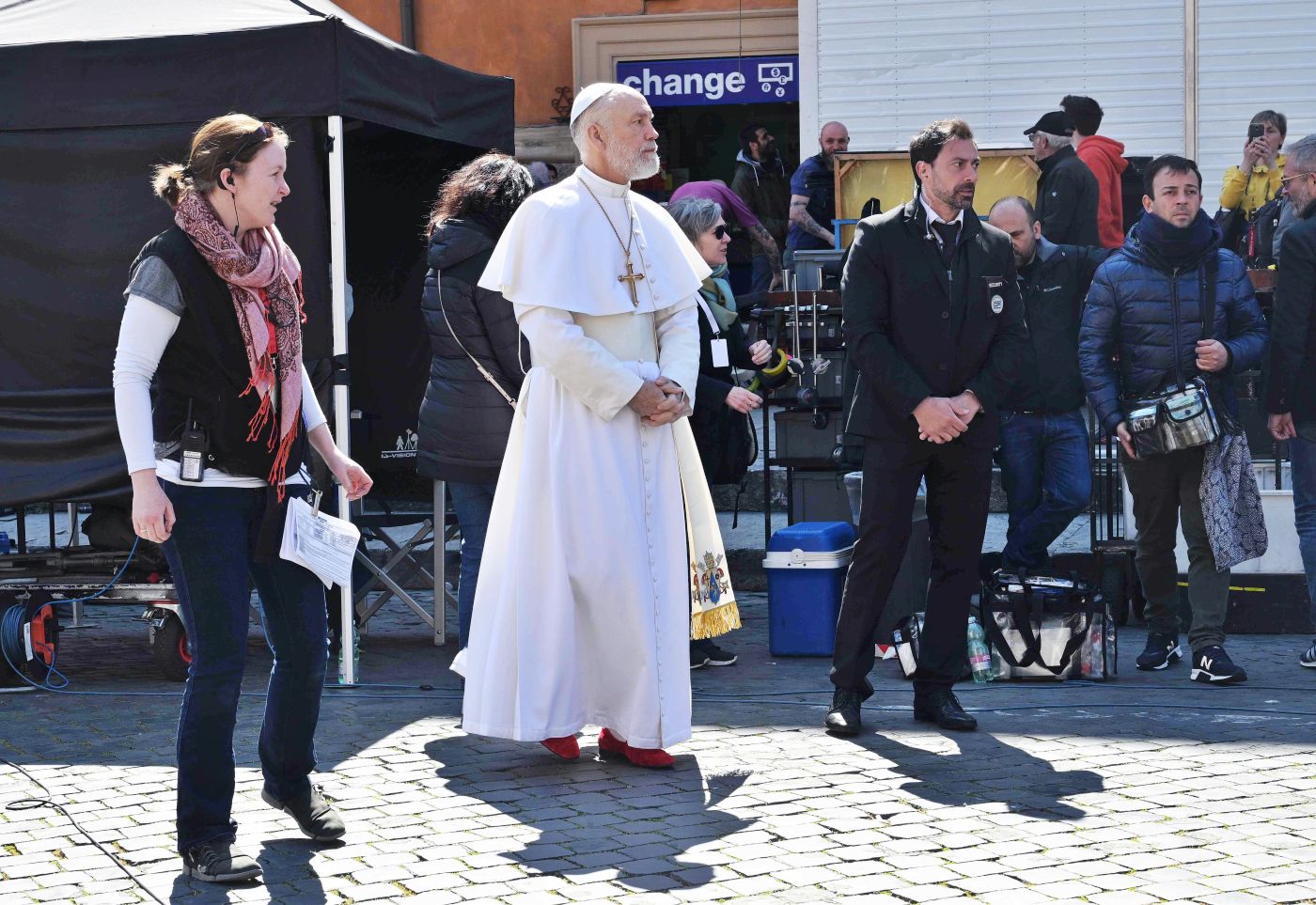 El ‘papa’ John Malkovich filma en plaza de San Pedro
