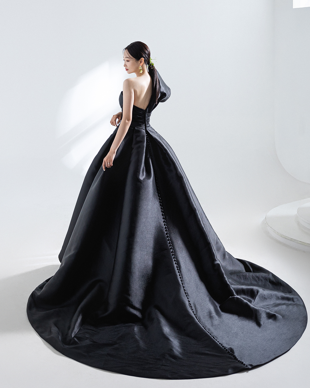 El vestido negro es la sensación, el dejó de estar de moda para las novias en Estados Unidos Moda | La | El Universo