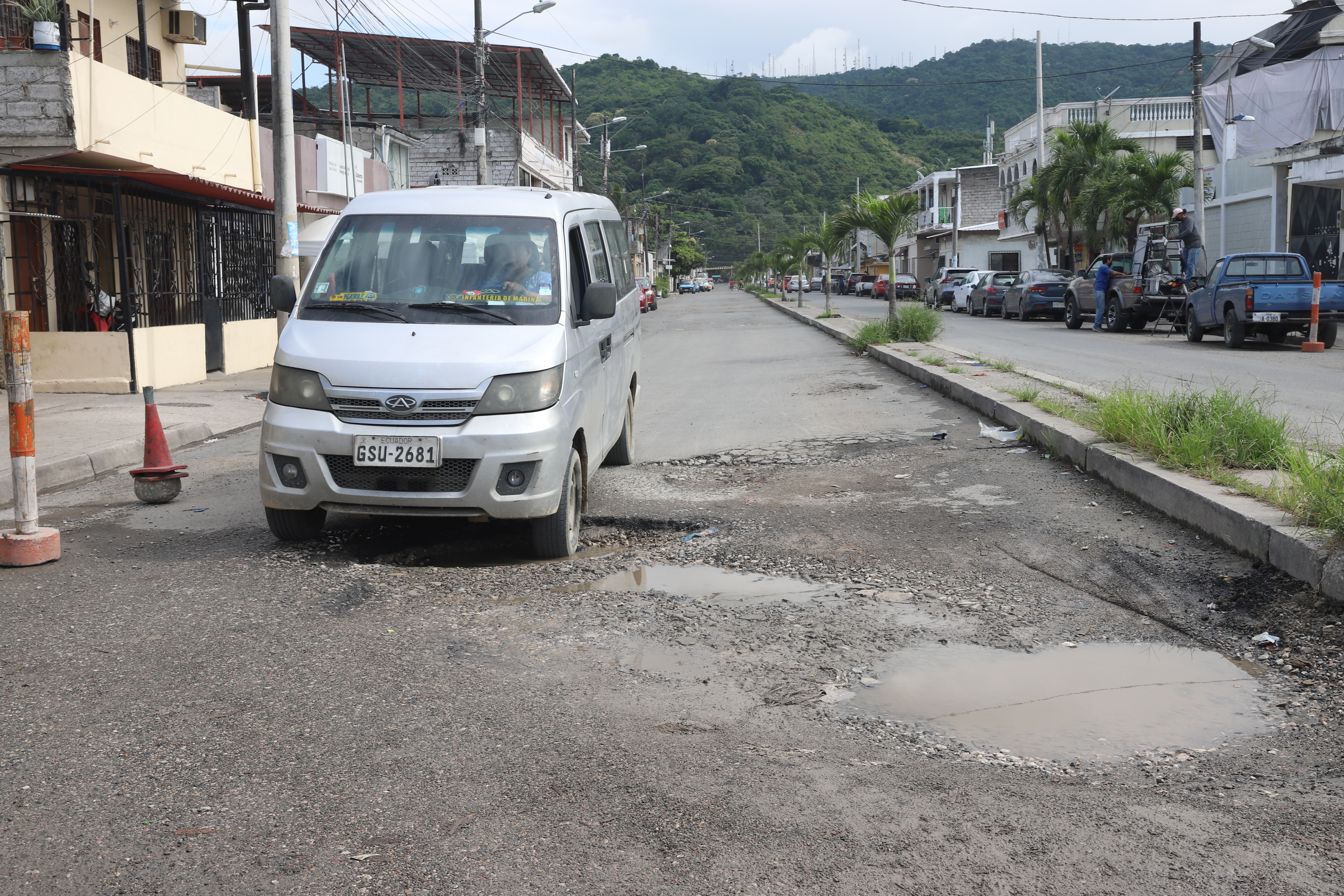 Baches afectan circulación en vías de Puertas del Sol, que sirven como alternativa de salida de vía a la costa