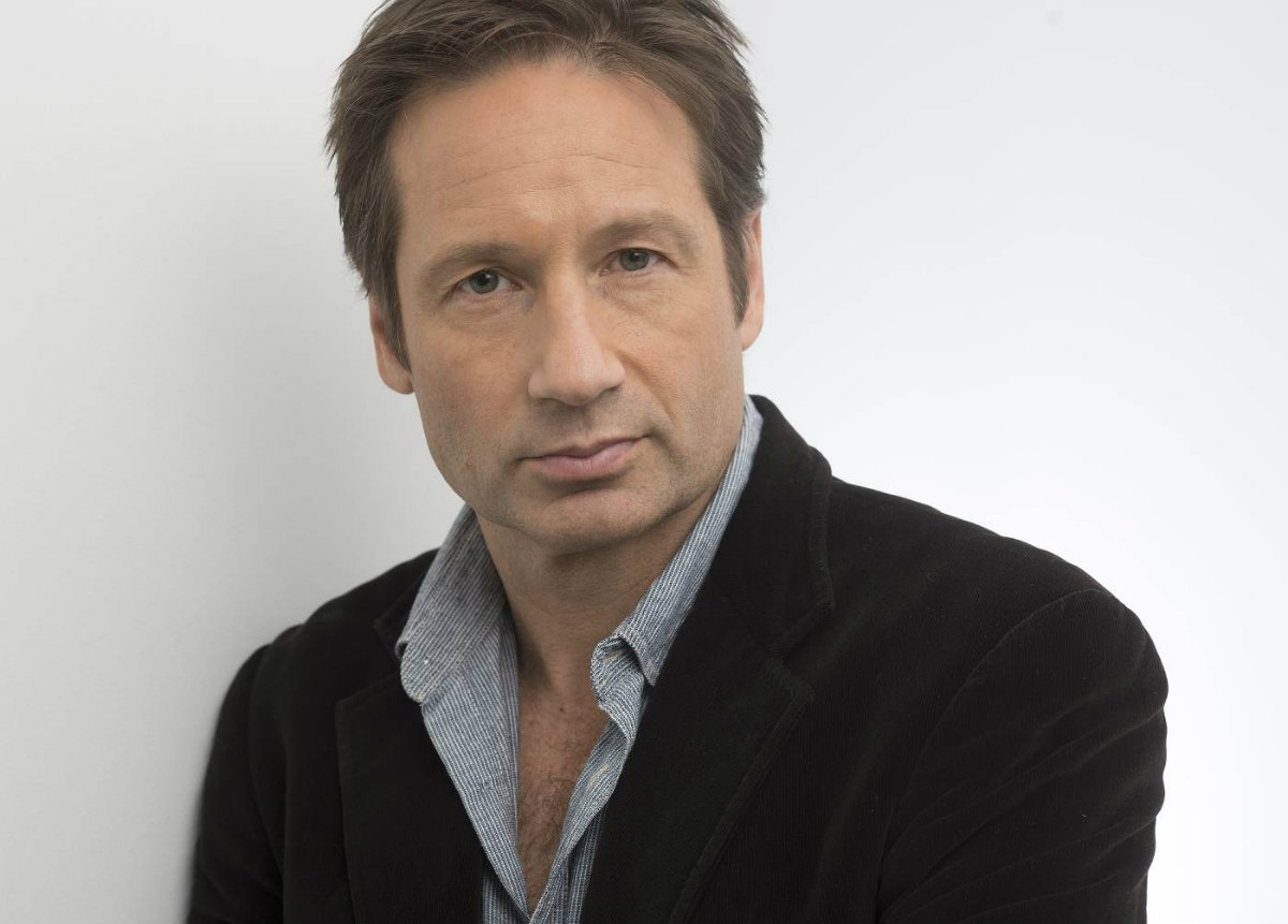 David Duchovny realiza un peligroso viaje a los años 60 en "Aquarius"