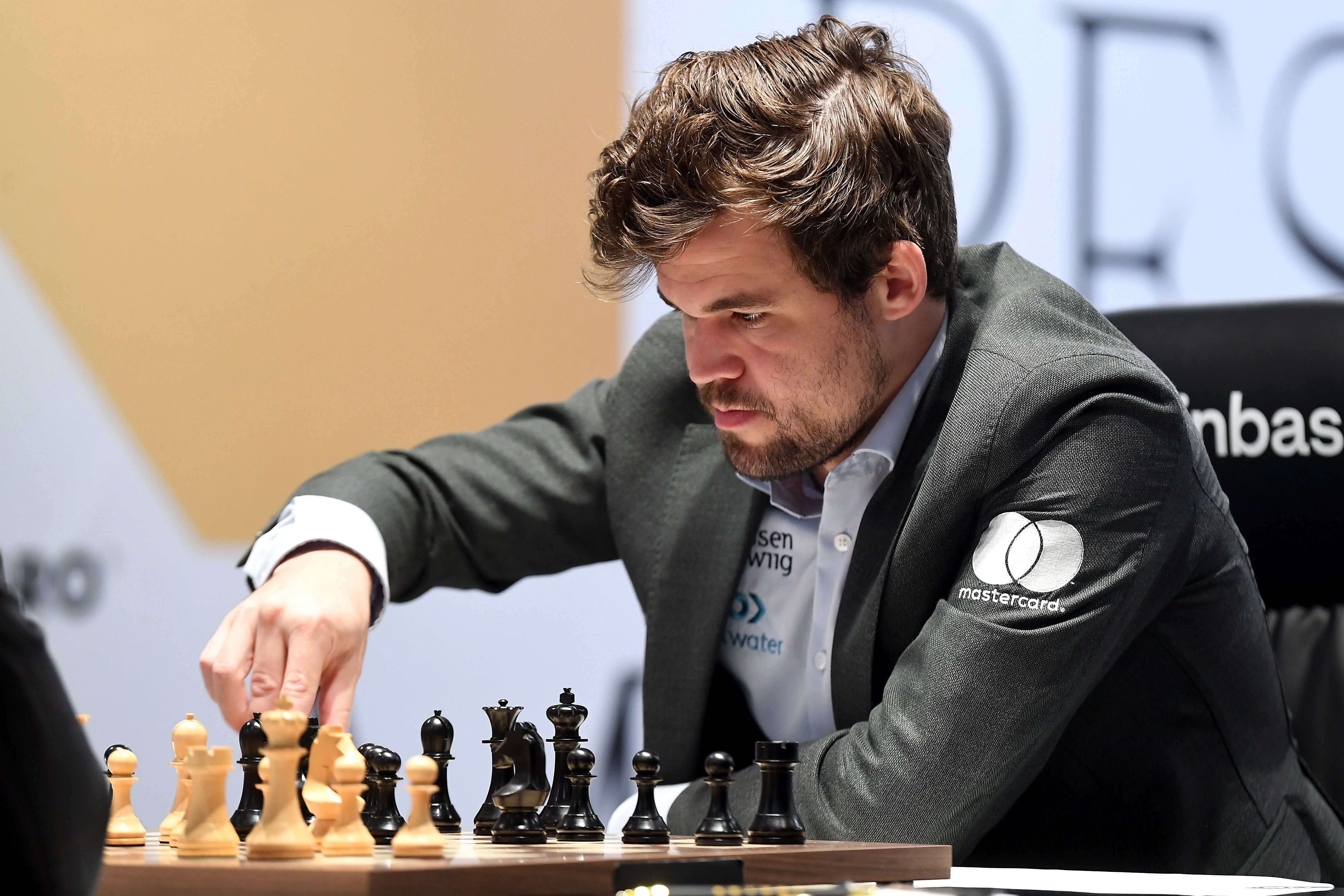 Campeonato Mundial 2016 - Partida 3, Magnus Carlsen x Sergey