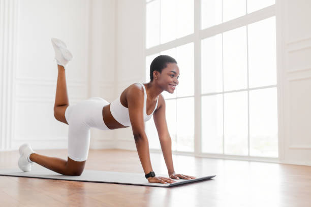 6 ejercicios para tonificar y fortalecer tus piernas con banda elástica -  Mejor con Salud