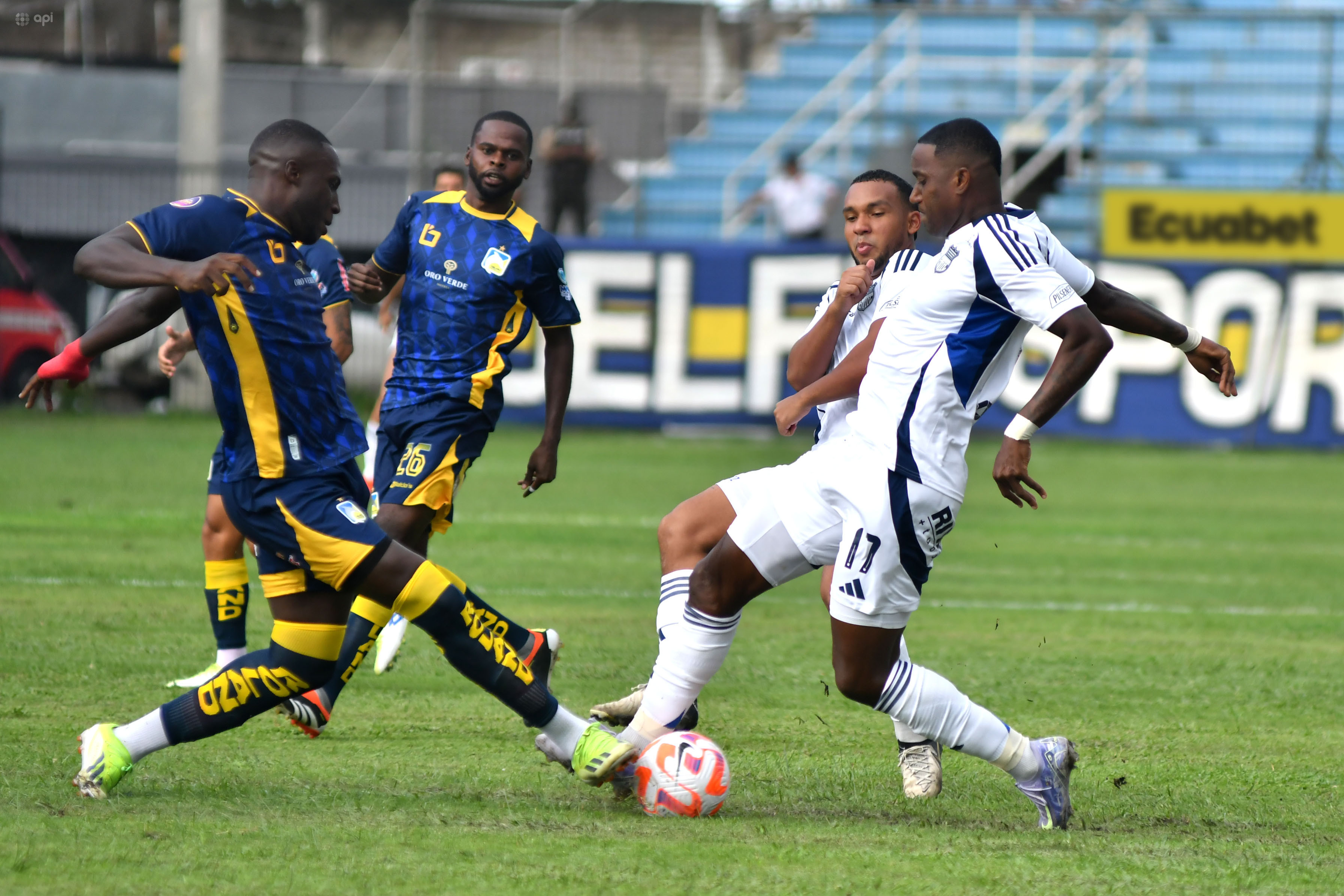 El nuevo DT de Santi Giménez? AC Milan ya tiene a su candidato - Juanfutbol, image size:3587x2392