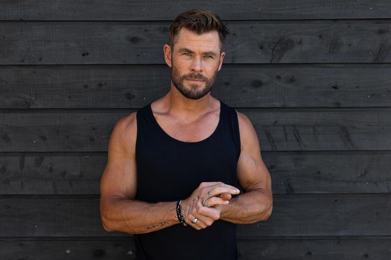 Chris Hemsworth estaria cogitando se aposentar por predisposição ao  Alzheimer