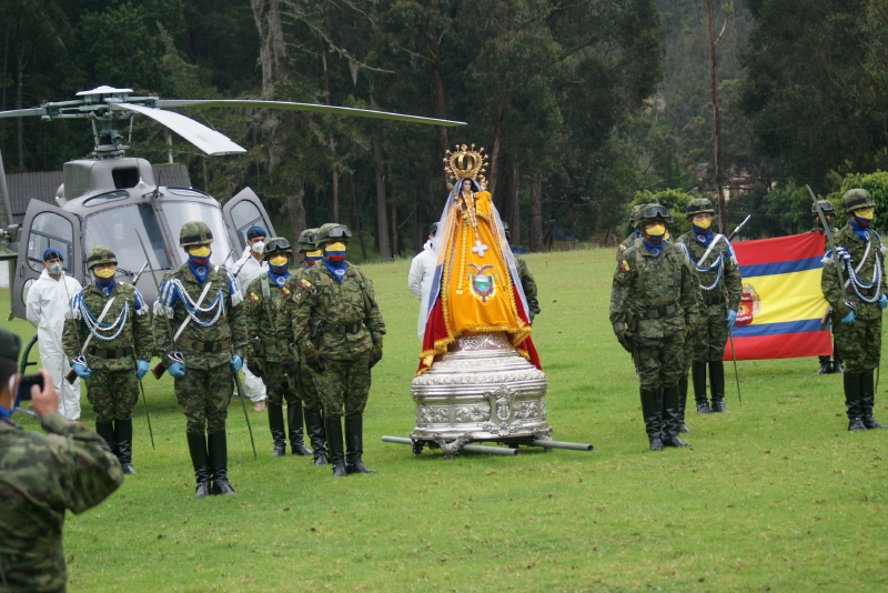 Con imagen de la Virgen de El Cisne se bendijo a Loja en un sobrevuelo |  Archivo | Noticias | El Universo