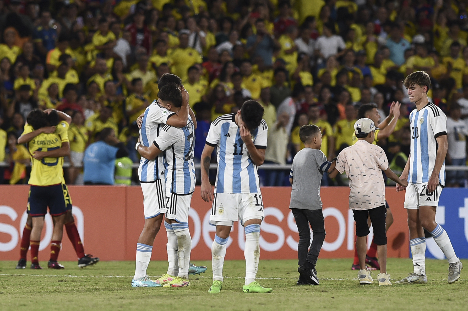 La selección uruguaya sub-20 enfrenta a Brasil en busca del título