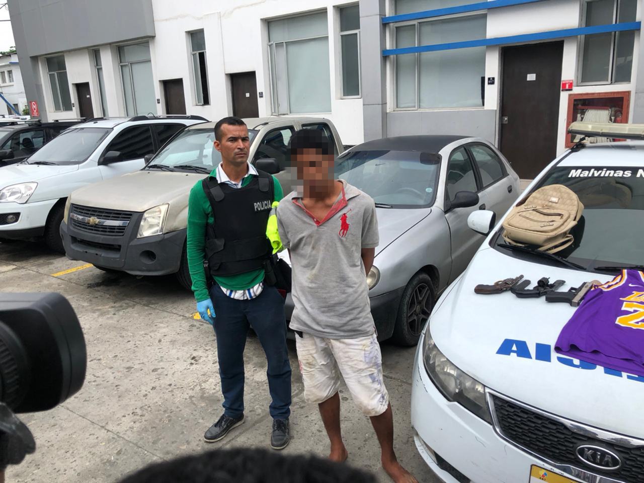 Delincuente dispara contra patrulleros en persecución en la isla Trinitaria