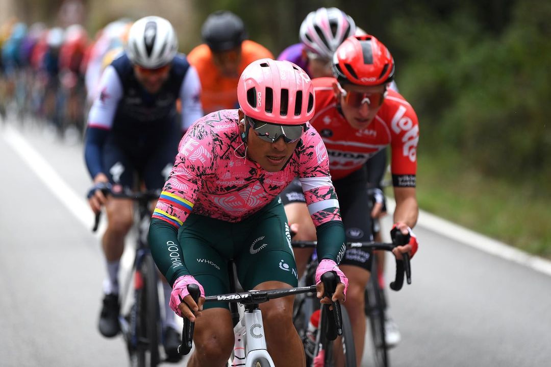 Jonathan Caicedo deja el Giro de Italia por COVID-19