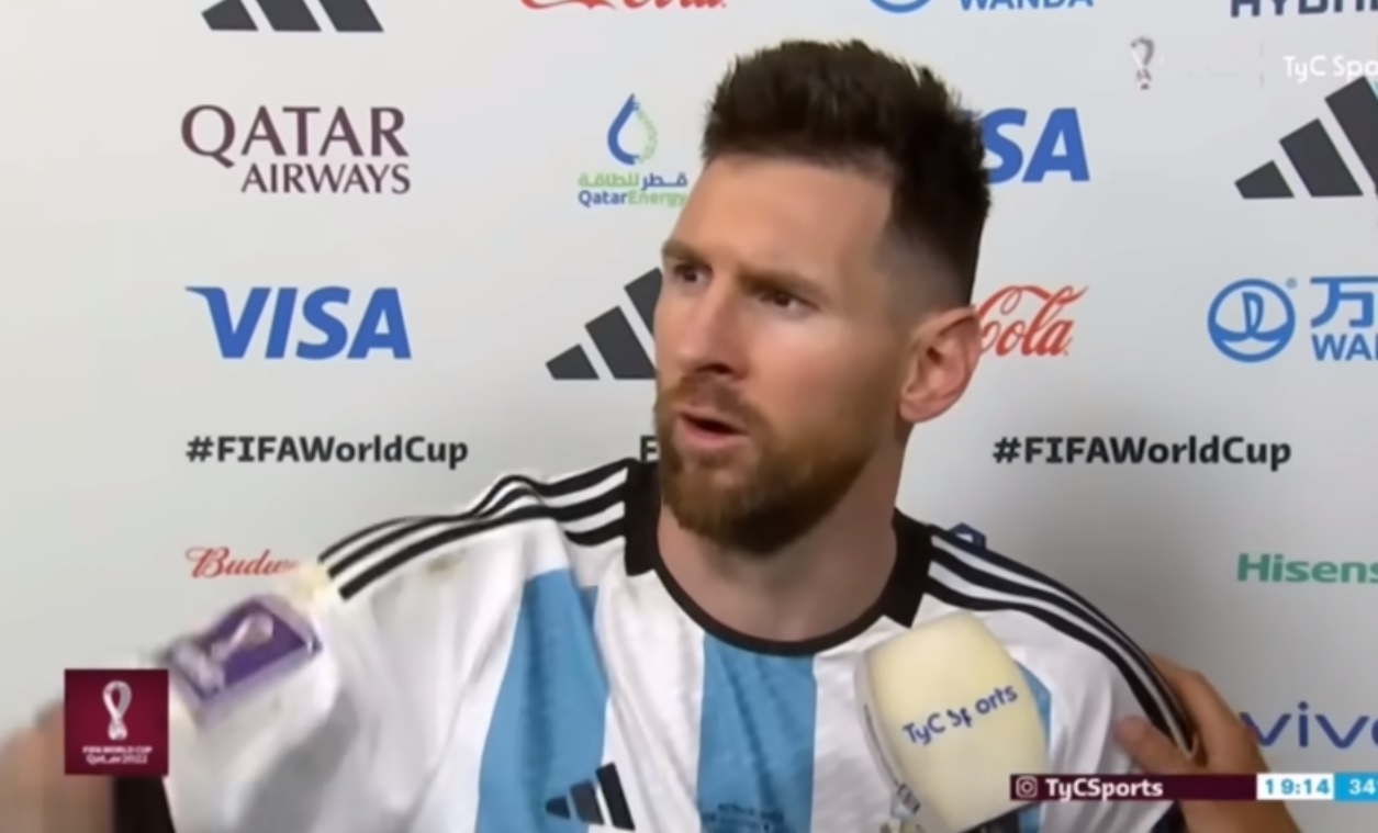 El gesto desafiante de Messi y su frase '¿Qué mirás, bobo?' ya tienen  'merchandising' en Argentina | Fútbol | Deportes | El Universo
