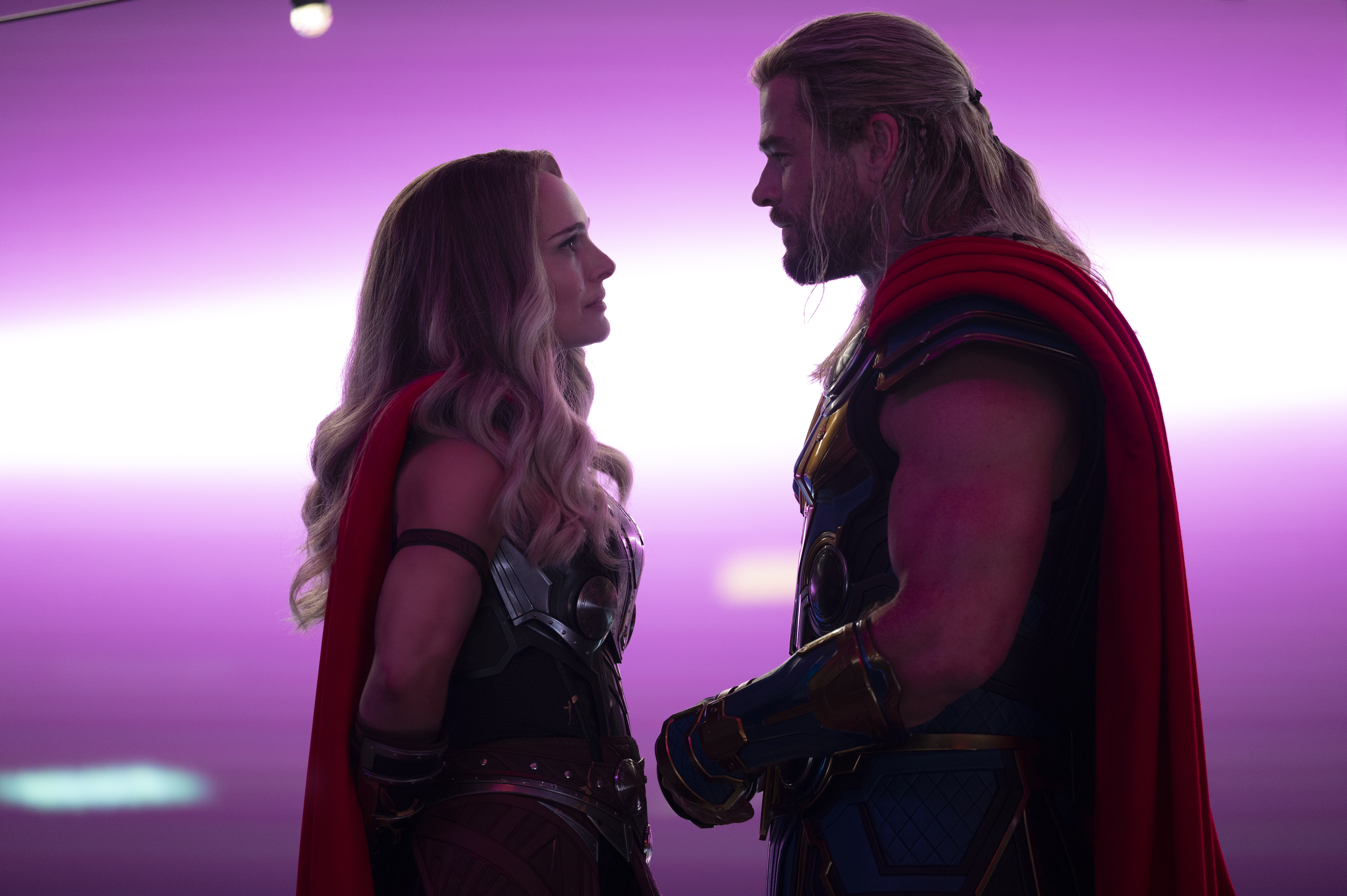 Thor: Love and Thunder': Colecionáveis revelam o novo e SURPREENDENTE  visual de Chris Hemsworth como Thor - CinePOP