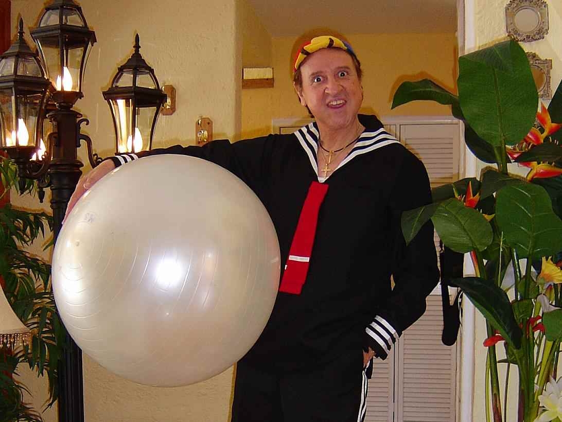 Como Se Escribe Kiko O Quico Se me heló el cuerpo": Carlos Villagrán "Quico" cuenta cuando rechazó  millonaria oferta de Pablo Escobar | Televisión | Entretenimiento | El  Universo