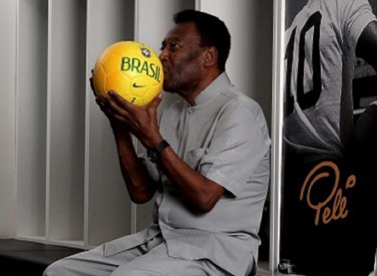 ¿Cuáles son los problemas que empeoran la salud de Pelé? La estrella brasileña pasará las fiestas navideñas en el hospital