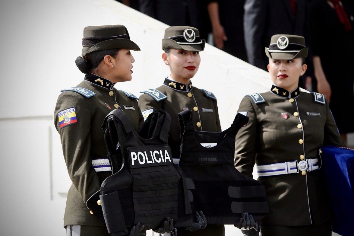 Mil chalecos, 15 patrulleros y 75 radios suman esfuerzos por la seguridad,  en Calderón – Ministerio de Gobierno