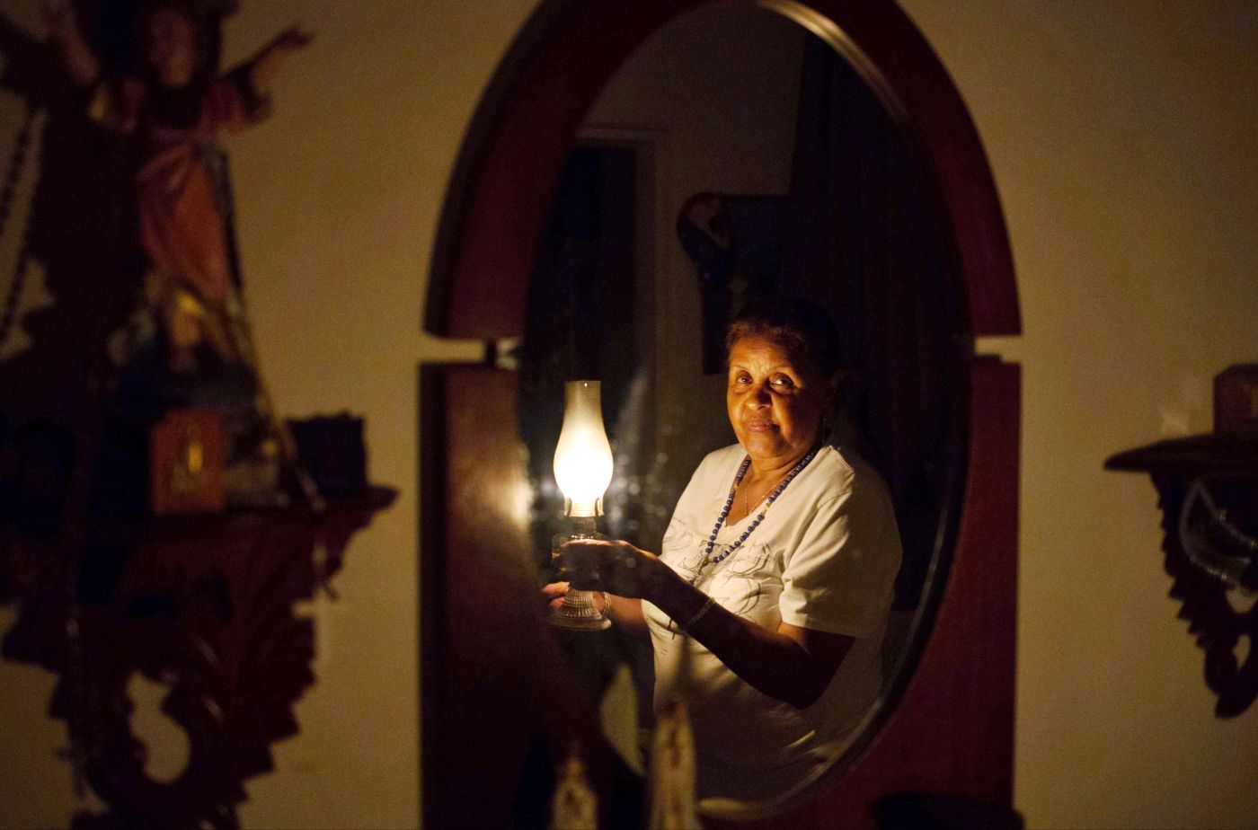 Tras cuatro días de apagón masivo, el servicio eléctrico en Venezuela opera  con intermitencia | Internacional | Noticias | El Universo