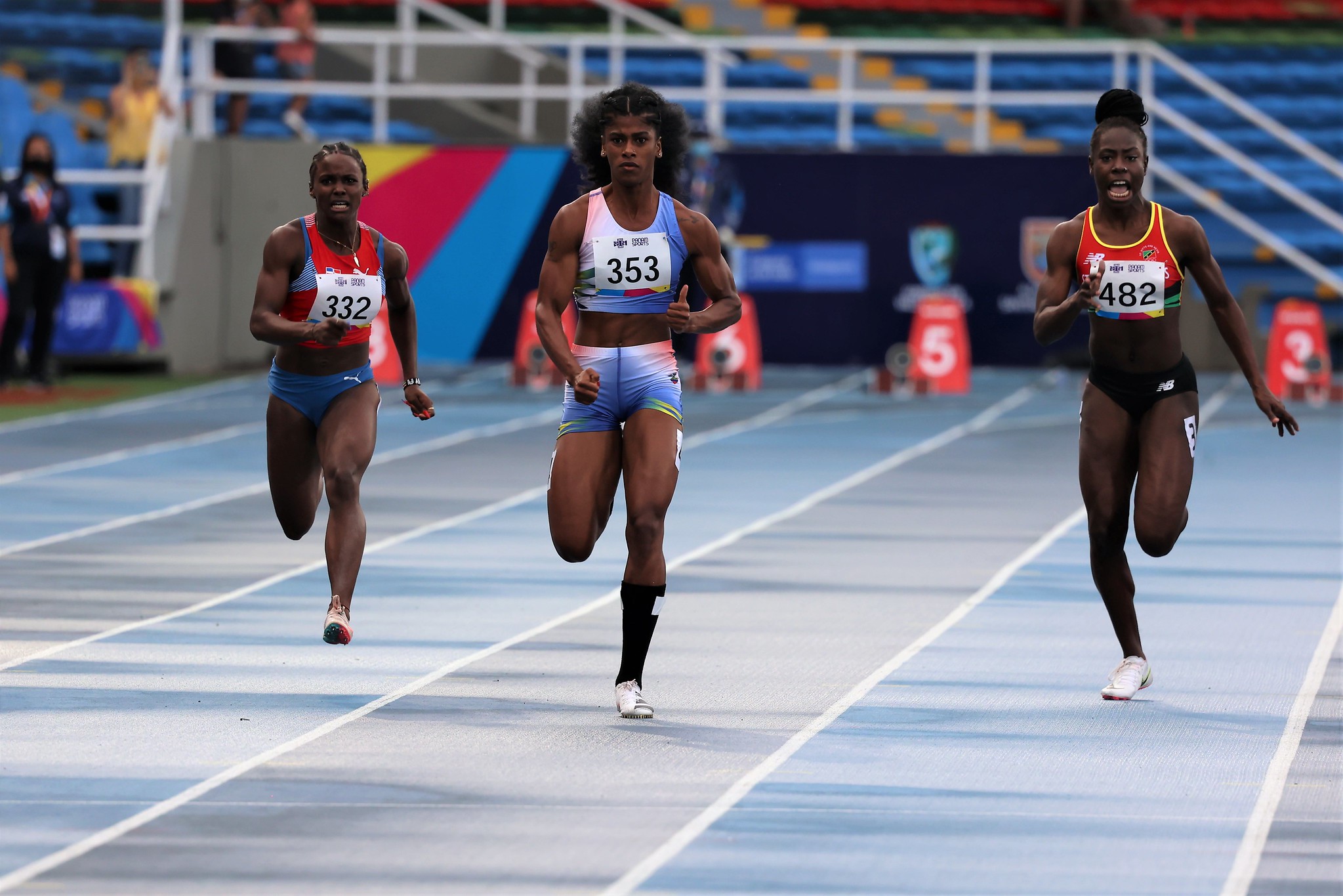 SOGIPA - É campeã! 🏆🔴 A Sogipa levou a melhor no Campeonato Estadual de  Atletismo Sub-16 após os atletas sogipanos conquistarem dez medalhas de  ouro para o clube. Os destaques da equipe