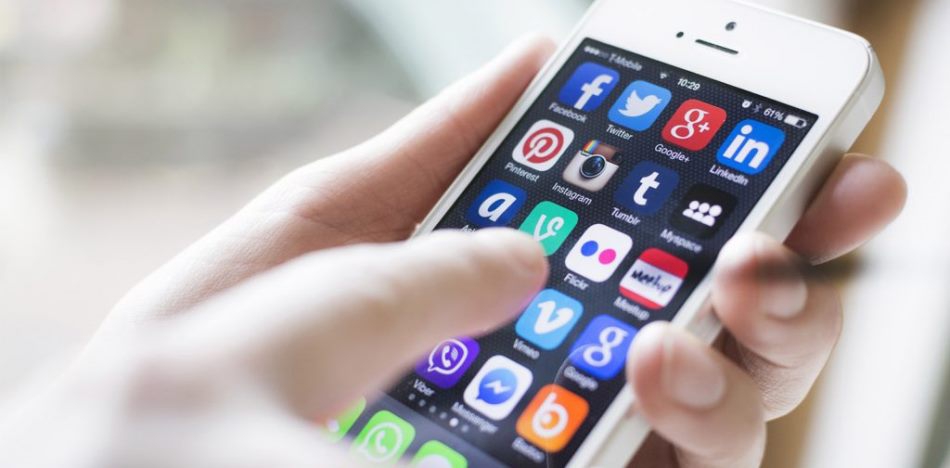 Hay que borrar datos personales de las redes sociales, recomiendan expertos