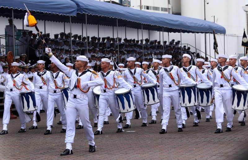 Armada del Ecuador celebra invocando disciplina lealtad y paz