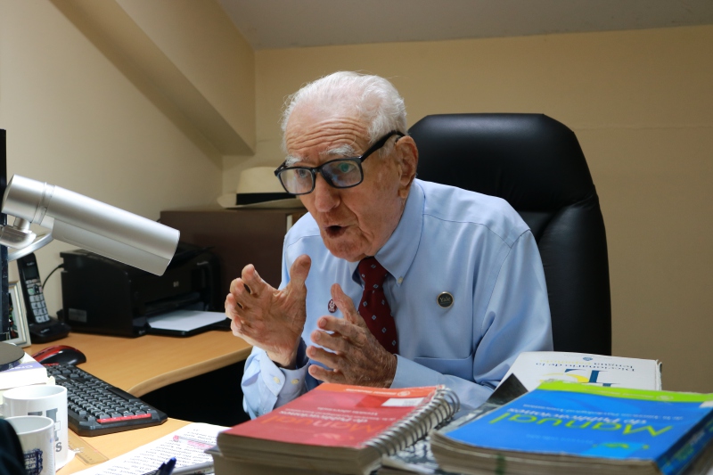 Generación perdida: Guillermo Albán, de 95 años, lleva más de siete décadas trabajando