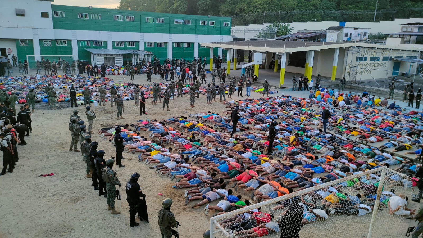 De la cárcel de Esmeraldas se fugaron 48 reos en medio de incidentes | Ecuador | Noticias | El Universo