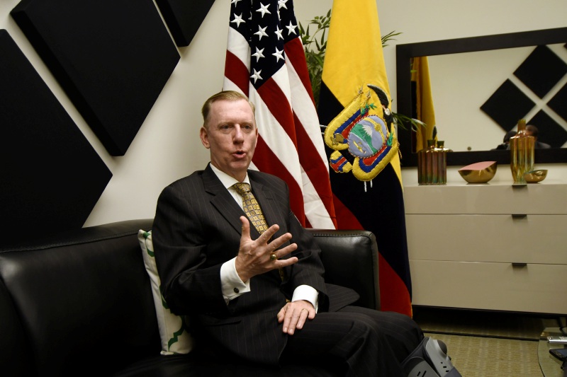 Embajador Michael J. Fitzpatrick: vuelos antinarcóticos de Estados Unidos están activos y seguirán