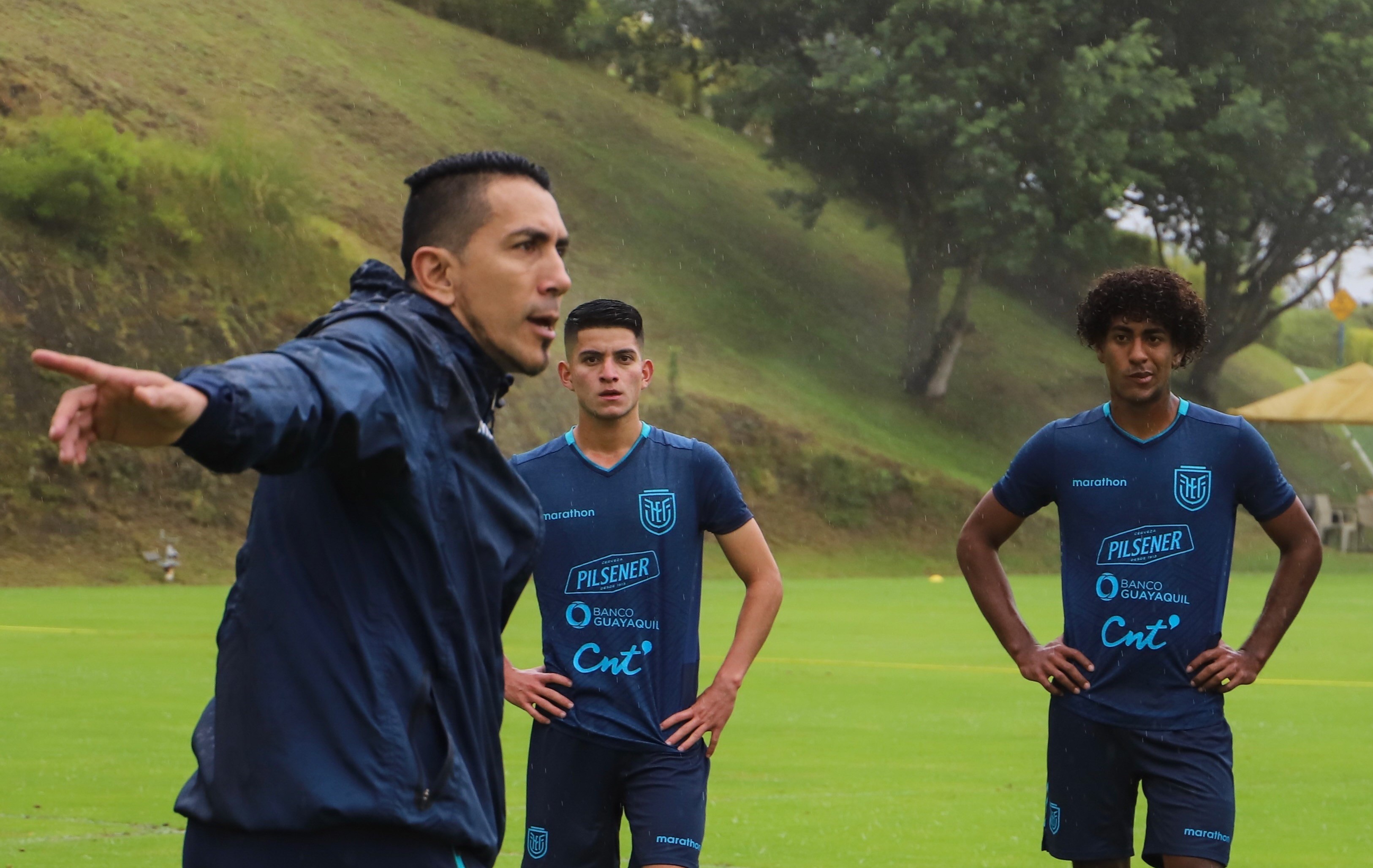 ‘No tengo compromiso con nadie’, dice el DT de la selección de Ecuador sub-20 por la convocatoria al Sudamericano en Colombia