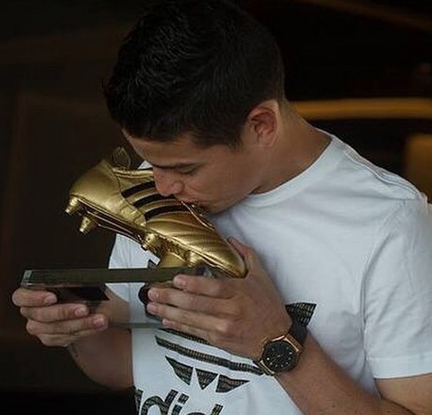 James Rodríguez recibe la Bota de del Mundial | Fútbol | | Universo