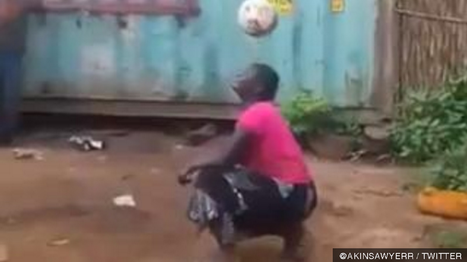 El impresionante dominio con el balón de Hadhara Charles Mjeje, la mujer de Tanzania que maravilló a Donald Trump