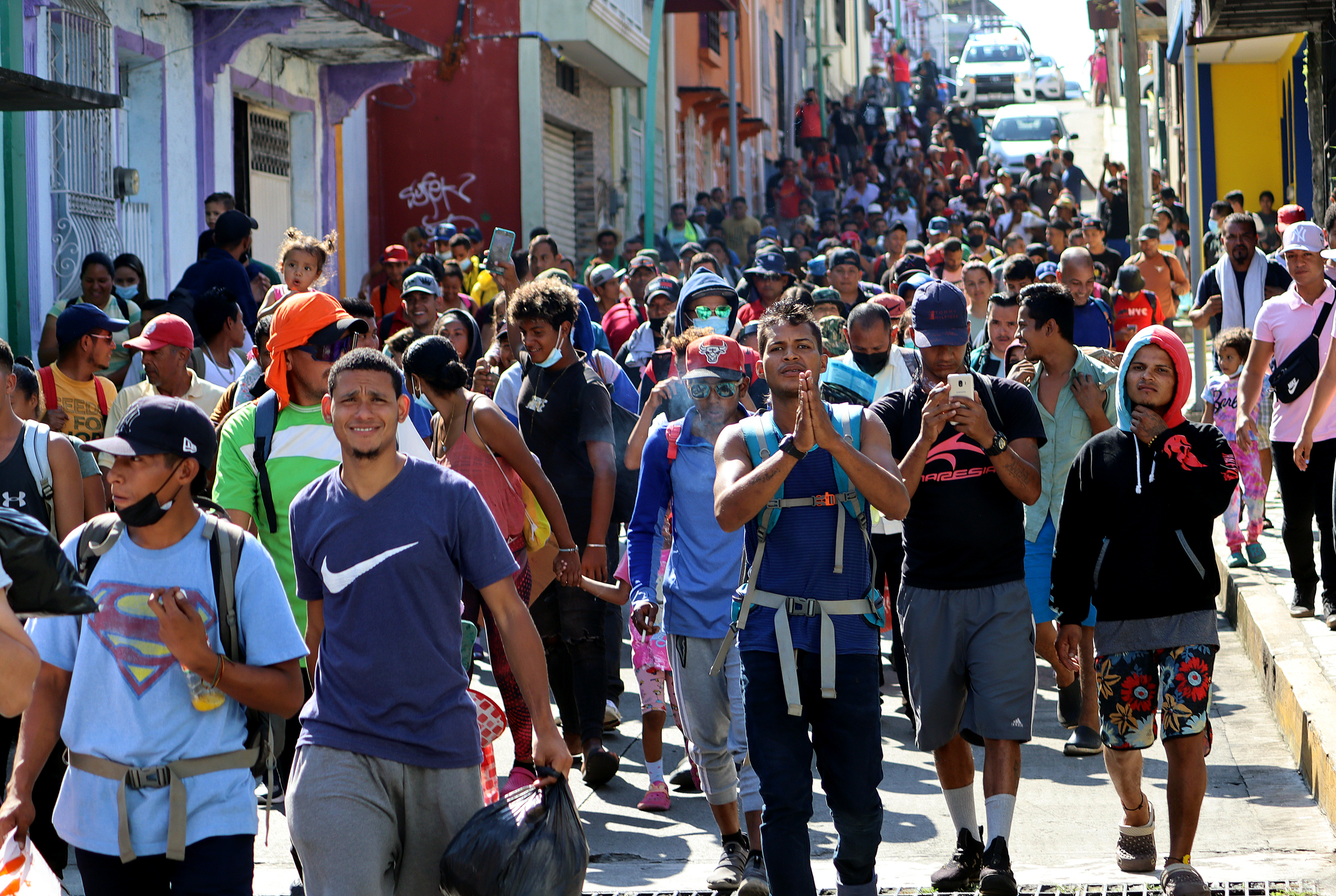 Caravana con 500 migrantes parte de la frontera sur de M xico