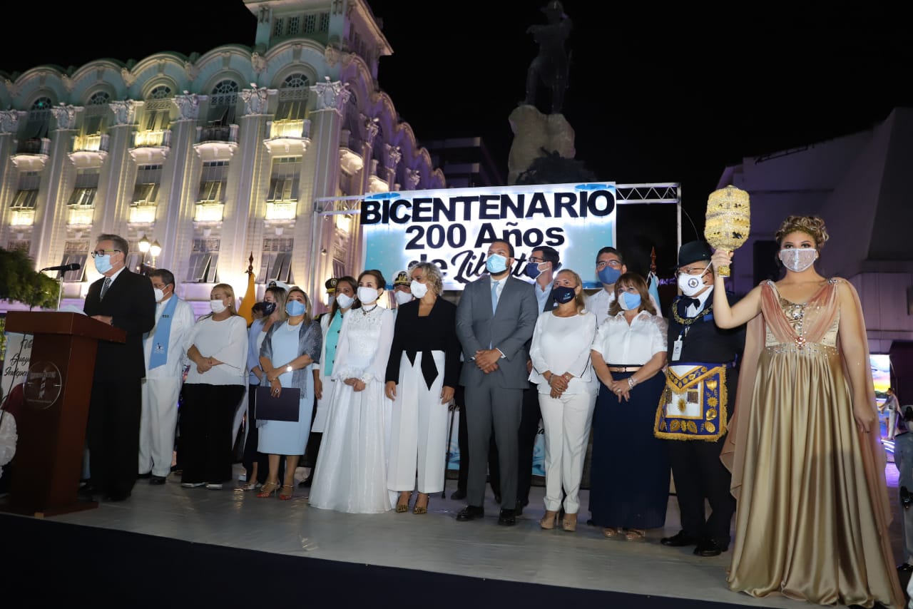 Saludo a la Aurora Gloriosa y espectáculo de drones con luces led dieron inicio a las fiestas del bicentenario de Guayaquil