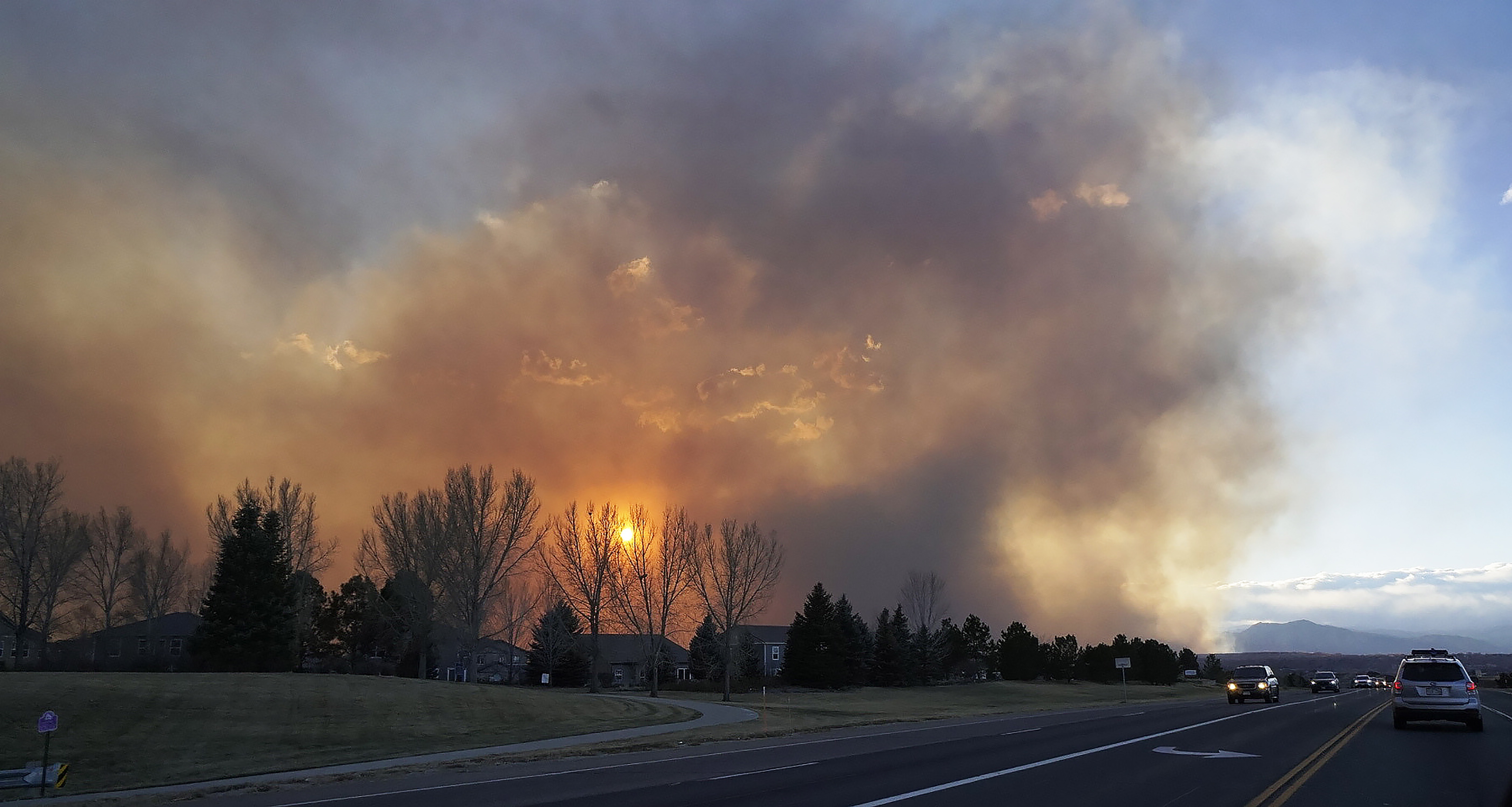 Incendios forestales en Estados Unidos consumen centenares de casas y se  alertó de evacuaciones | Internacional | Noticias | El Universo