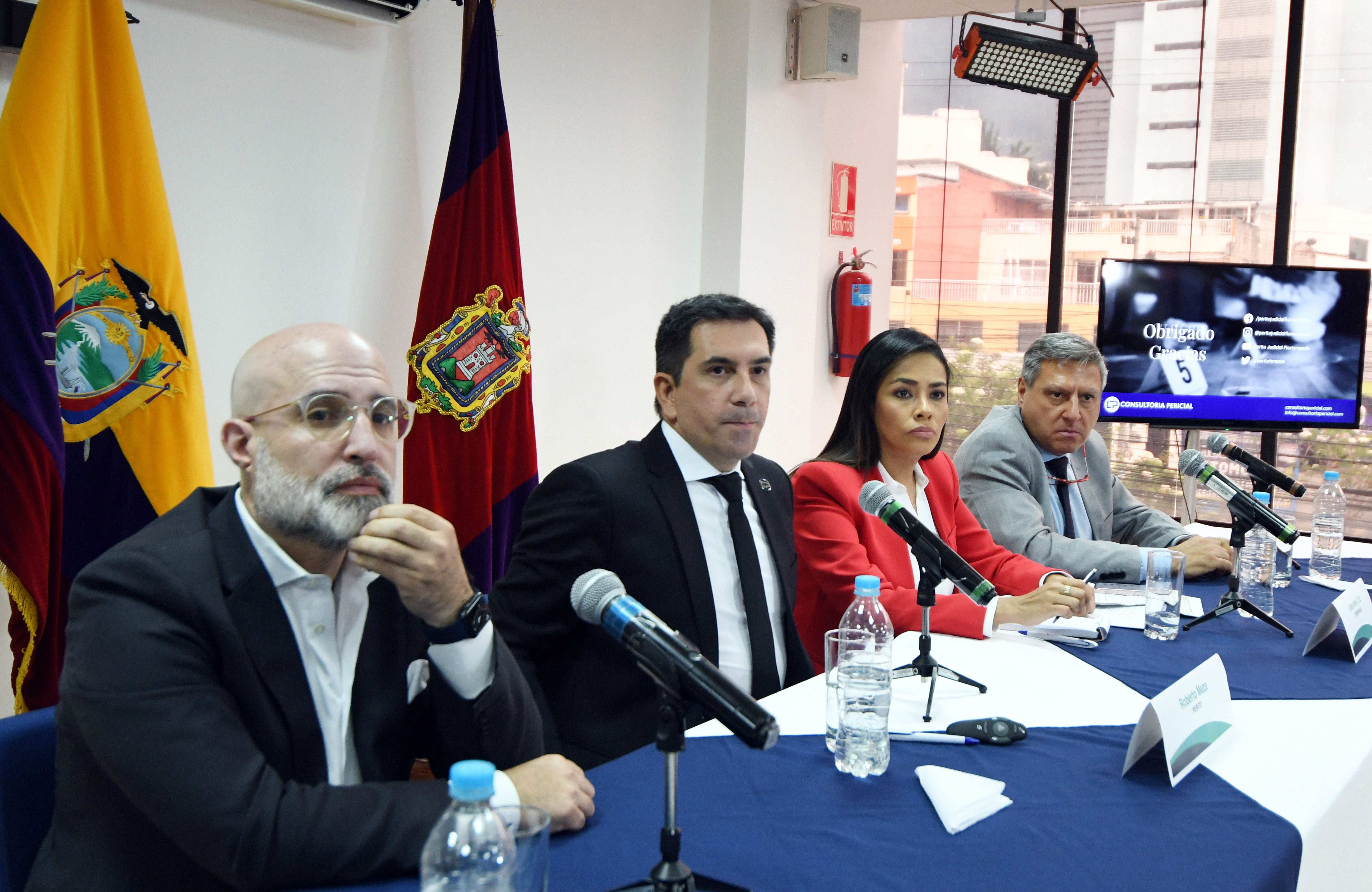 En el salón del pleno del Consejo de Participación Ciudadana acusaron a  Diana Salazar de 'plagiar el 40 %' de su tesis universitaria, Política, Noticias